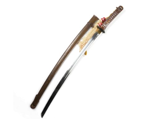 A JAPANESE WW2 TYPE 95 ARMY NCO'S SHIN GUNTONumbered blade, 70cm long, length including handle and scabbard 97cm