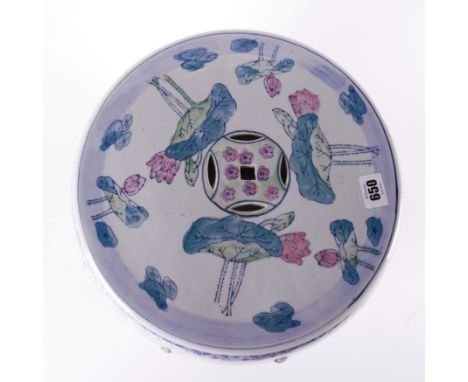A CERAMIC CHINESE FAMILLE ROSE STYLE DECORATED GARDEN BARREL SEATModern Decorated with chrysanthemums and birds, pierced pane