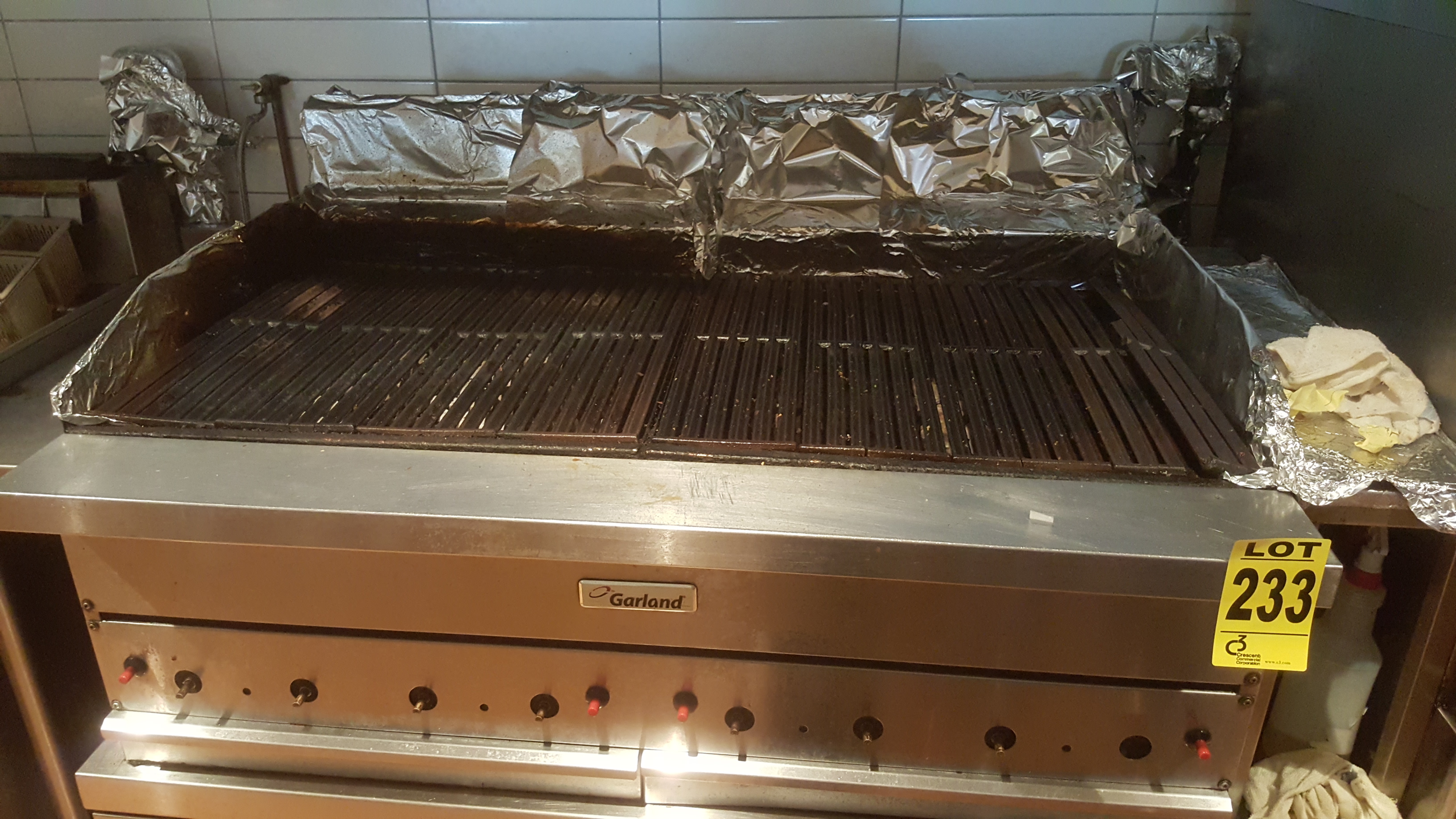 Grill Garland (4'L x 28"H x 35"D)