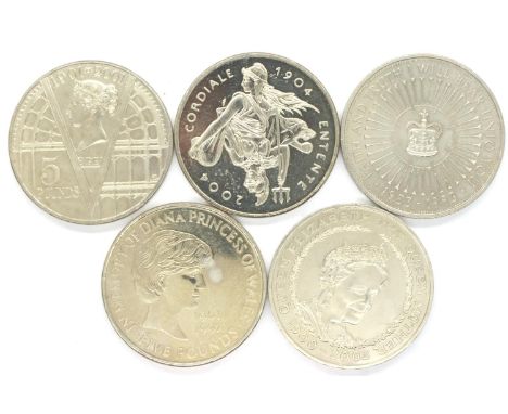 Five UK commemorative £5 coins, each encapsulated. P&amp;P Group 1 (£14+VAT for the first lot and £1+VAT for subsequent lots)