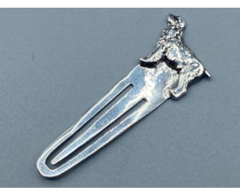 A silver bookmark with dog finial, 3.1g