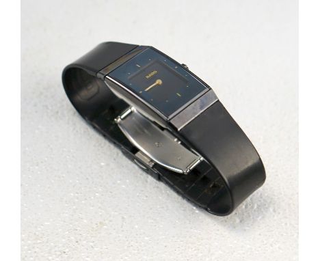 Rado Swizerland: Diastar Herrenarmbanduhr, 90er JahreHerrenarmbanduhr Quarz, reduzierter Entwurf, kratzfestes Keramik/Stahlge
