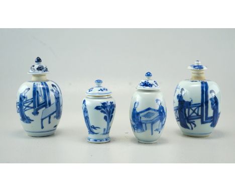 Vier Teedosen Unterglasurbau, 18./19. Jhd., China, Canton WareBalusterform, unterglasurblaues figürliches Dekor, jeweils div.