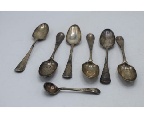 A set of 6 antique silver tea spoons together with a condiment spoon, 93.6 grams (7).  