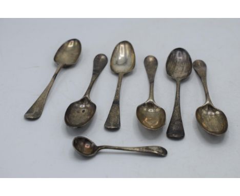 A set of 6 antique silver tea spoons together with a condiment spoon, 93.6 grams (7).  