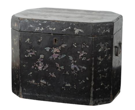 A CHINESE EXPORT LACQUERED BOX early 19th century, with mother of pearl inlay, the hinged lid opening to a vacant interior, 2