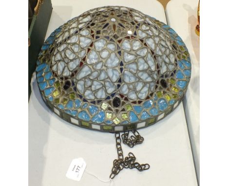 A modern Tiffany-style hanging glass lamp shade, 40cm diameter.