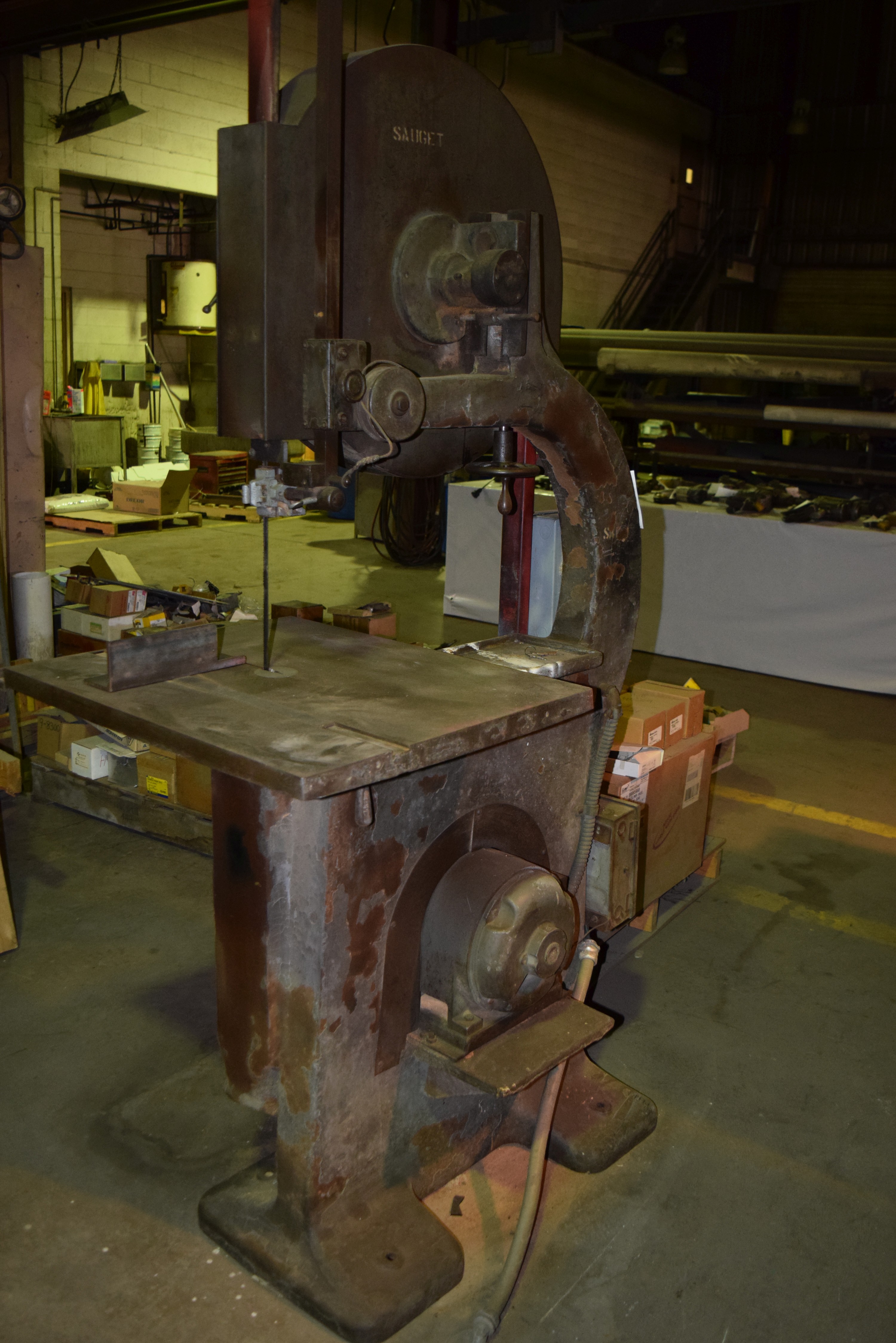 TANNEWITZ BAND SAW TYPE E24; S/N 13025; APPROX. 23 1/4" THROAT; APPROX