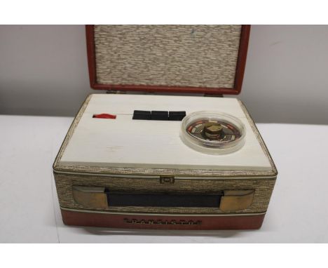 A vintage Gaiety radio 