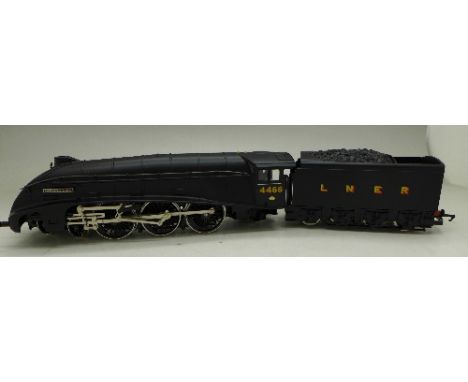 A Hornby R.099 LNER 4-6-2 Herring Gull limited edition Class A4 locomotive, boxed