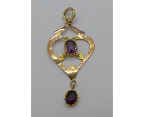A 9ct gold and amethyst pendant, 0.9g