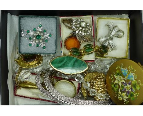 Costume jewellery including vintage, a compact, etc.