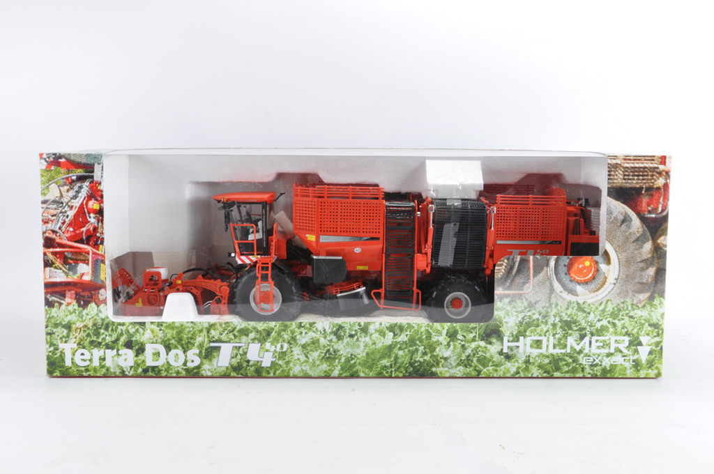 Lot 160 - ROS 1/32 Holmer Terra Dos T4-40 Sugar Beet Harvester. As New in Box.