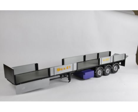 1/24 (45+ cm) Scale Precision Series Model Truck Trailer - Dropside (complete). E