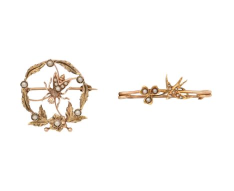 A split pearl and two colour gold fly brooch, early 20th c, 23mm and a similar swallow safety pin in gold, 4g (2)  Good condi