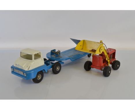 An impressive unboxed, hard to find, Tri-ang TM5310 Pressed Steel Thames Trader Articulated Low Loader with original Pressed 