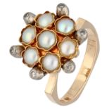 18K yellow gold ring set with cultured pearls and diamonds