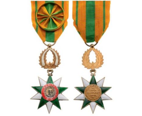 Officer's Cross, 4th Class, instituted in 1970. Breast Badge, 39 mm, gilt Silver, hallmarked "950" and maker's mark "Adrien C