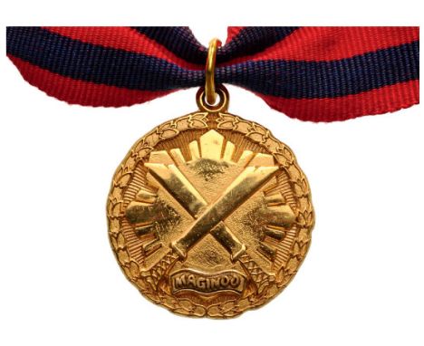 3rd Class Maginoo. Neck Badge, 40 mm, bronze gilt, original suspension ring and neck ribbon with ribbon bar. I