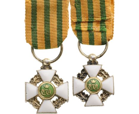Knight's Cross Miniature, from 1841. Breast Badge, 11 mm, Silver, enameled, central medallions gilt, enameled, original suspe
