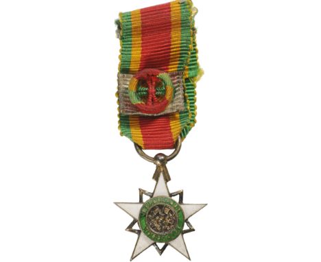 Commander's Cross Miniature, instituted in 1961. Breast Badge, 16 mm, gilt Silver, hallmarked, enameled, central medallion en