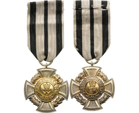 Golden Cross for Merit, 1910. Breast Badge, 35 mm,  silver gilt, multi-part construction, original suspension ring and ribbon