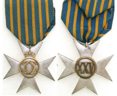 Breast Badge, 40 mm, Silvered with gilt center, original suspension ring and ribbon. Scarce! I R!
