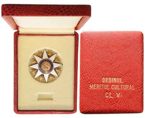 5th Class (1966). Breast Star, 55 mm, Bronze, 8 rays, superimposed parts enameled, reverse with thin pin, in case of issue wi