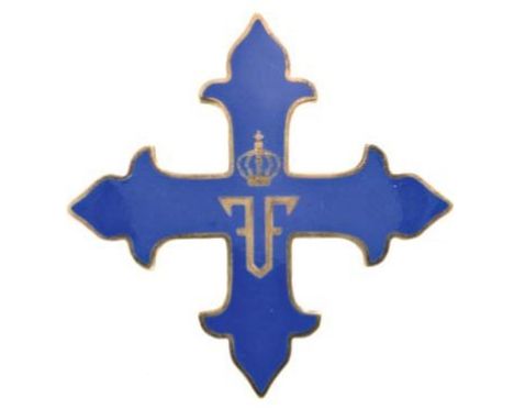 1st Class, 1stModel, 1916 Breast Star in copper gilt, oneside light blue enameled trefoiled cross with golden edges and the c