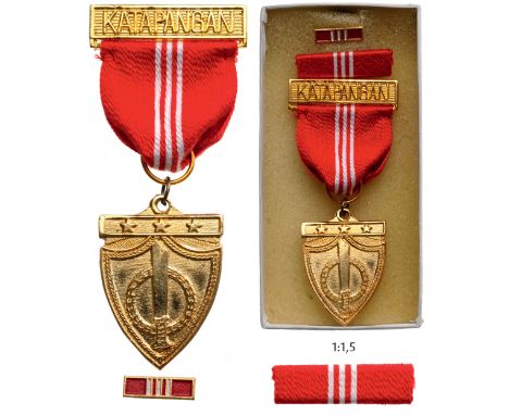 Breast Badge, 45x31 mm, gilt bronze, original suspension ring and ribbon with clasp "KATAPANGAN", in original box of issue wi