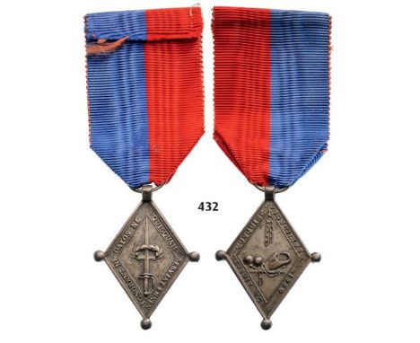 Breast Badge, silver, 32x26 mm, original suspension ring and ribbon. Commemorative restrike by the French mint for the 100th 