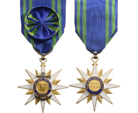 Officer's Cross, 2nd Class, instituted in 1930. Breast Badge, gilt Silver, 42 mm, both sides enameled, both central medallion