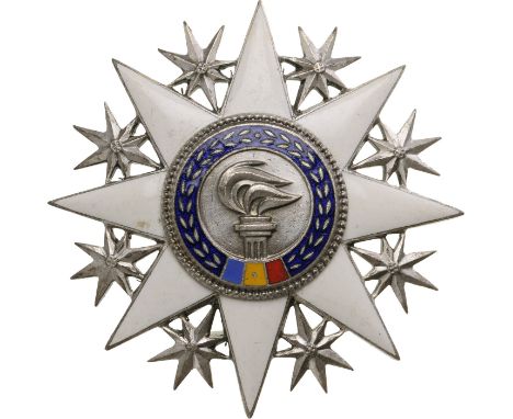 3rd Class (1966). Breast Star, 55 mm, silvered Metal, 8 rays, superimposed parts enameled, reverse with thin pin. Rare and in