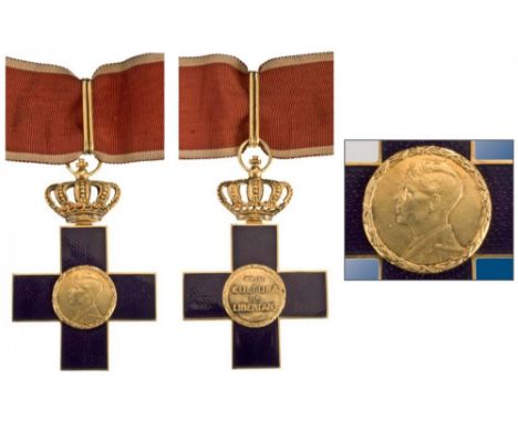 Commander`s Cross, 2nd model, Silver gilt, on obverse the portrait of King Mihai I, on reverse the order`s legend Prin cultur