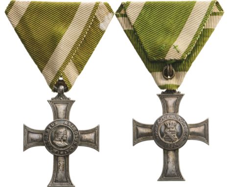 Albert Cross, 2nd Type (young portrait type), instituted in 1850. Breast Badge, 46x34 mm, Silver, original suspension ring an