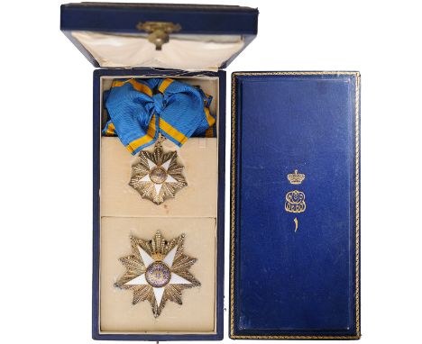 Grand Cross Set, 1st Class, 1st Type, instituted in 1915. Sash Badge, 91x63 mm, gilt Silver, with brilliant cut rays, maker's