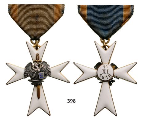 3rd Class Cross, instituted in 1918. Breast Badge, 45x40 mm, gilt Silver, enameled, obverse superimposed part silver enameled