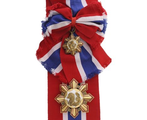 Chief Commander Set, instituted in 1947. Sash Badge, 42 mm, gilt Silver, one side enameled, makers mark J.J. Tupaz Jr, long s
