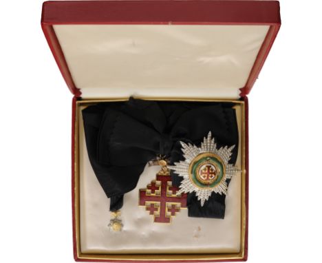 Grand Cross Set for Ladies, 1st Class, instituted after 1099. Sash Badge, 82x54 mm, gilt Bronze, one side enameled, original 