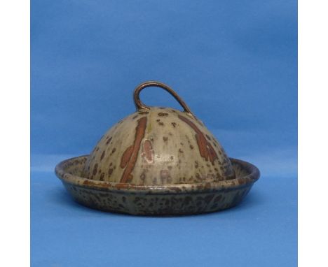 A Michael Leach studio pottery Cheese Dish, from Yelland Pottery, Barnstaple, with impressed mark to base, 21cm diameter. 