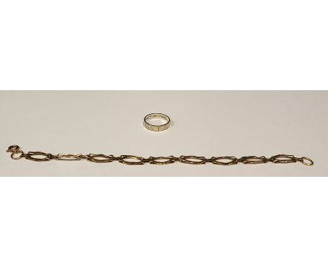 9ct gold two-colour ring and a 9ct gold bracelet with oval links, approx 5g (2)
