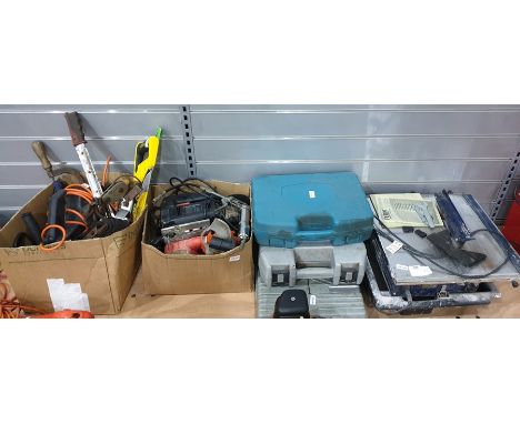 Collection of various power tools including bench tile cutter, drills, jigsaw, electric planer and other items 