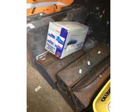 A BOXED POWER TOOL, A SHREDDER AND TWO METAL TOOL BOXES OF TOOLS