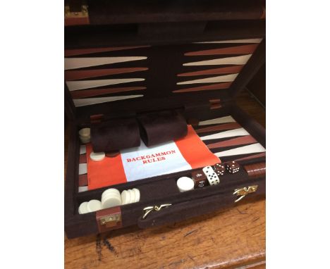 MODERN BACKGAMMON SET