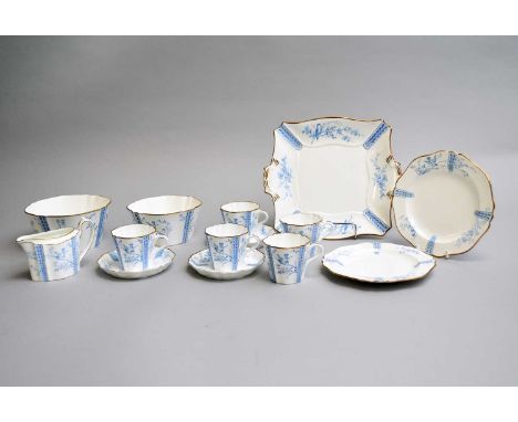 A Wedgwood 'Blue Bird' tea service with associated table clothlate 19th/early 20th centurytransfer-printed in underglaze blue