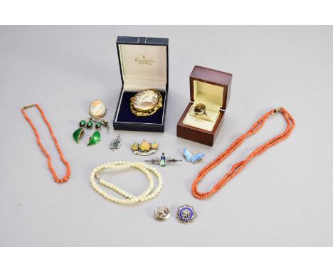 A collection of jewellery and costume jewellery, to include; three coral bead necklaces, a stick coral necklace, a David Ande