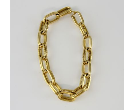 Carlo Weingrill Vintage Italian double link bracelet, with plain and engraved links alternately positioned, measuring approxi