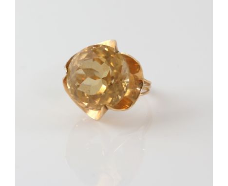 Vintage cocktail ring, with round cut citrine estimated total weight 15.00 carats, stamped yellow metal testing as 14 ct, siz