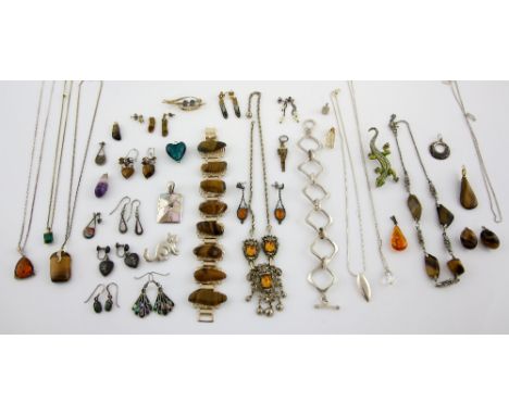 Collection of silver and costume jewellery, treated amber earring and pendant set in white metal stamped 925, with silver pen