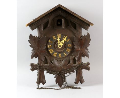 Early 20th Century Black Forest style carved oak cuckoo clock  38 cm 